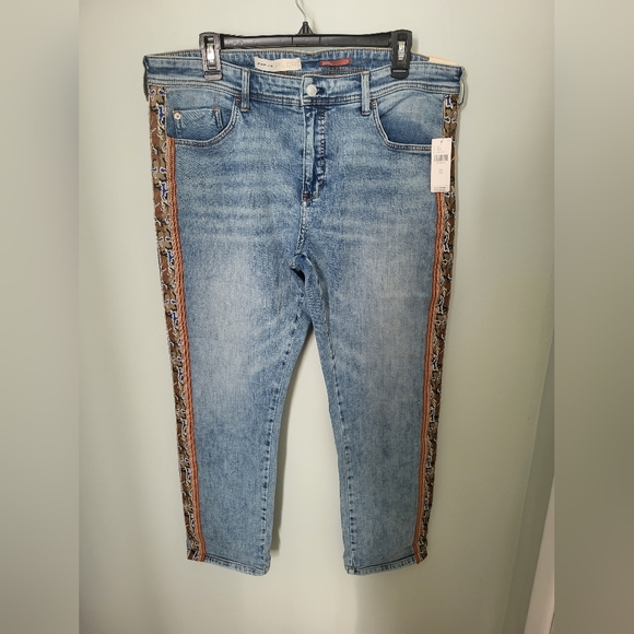 Anthropologie Pilcro Plus Light Wash Camo Side Stripe Slim Boyfriend Jeans 32 - Picture 4 of 10